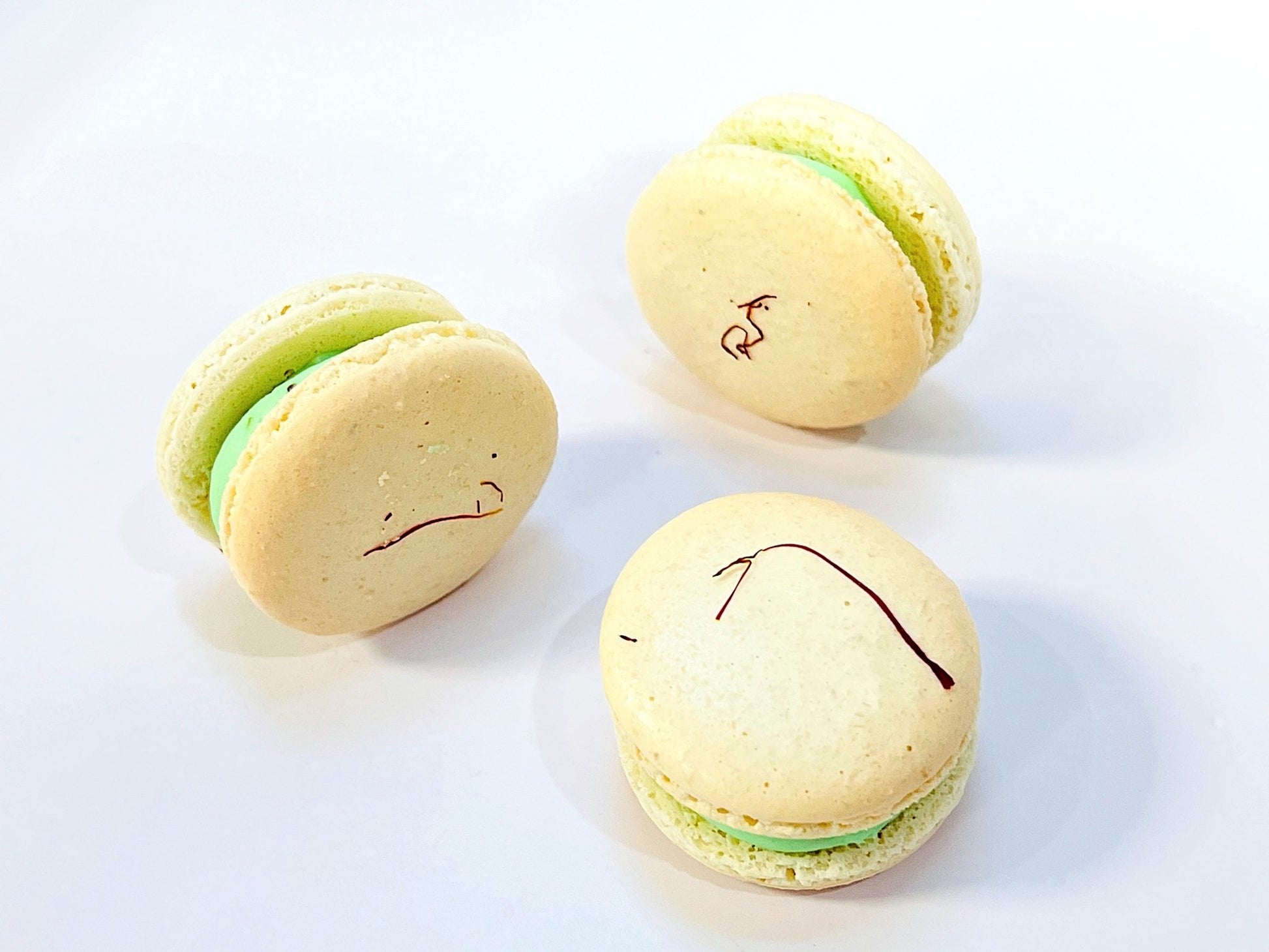 50 Pack Saffron Pistachio French Macaron Value Pack - Macaron Centrale