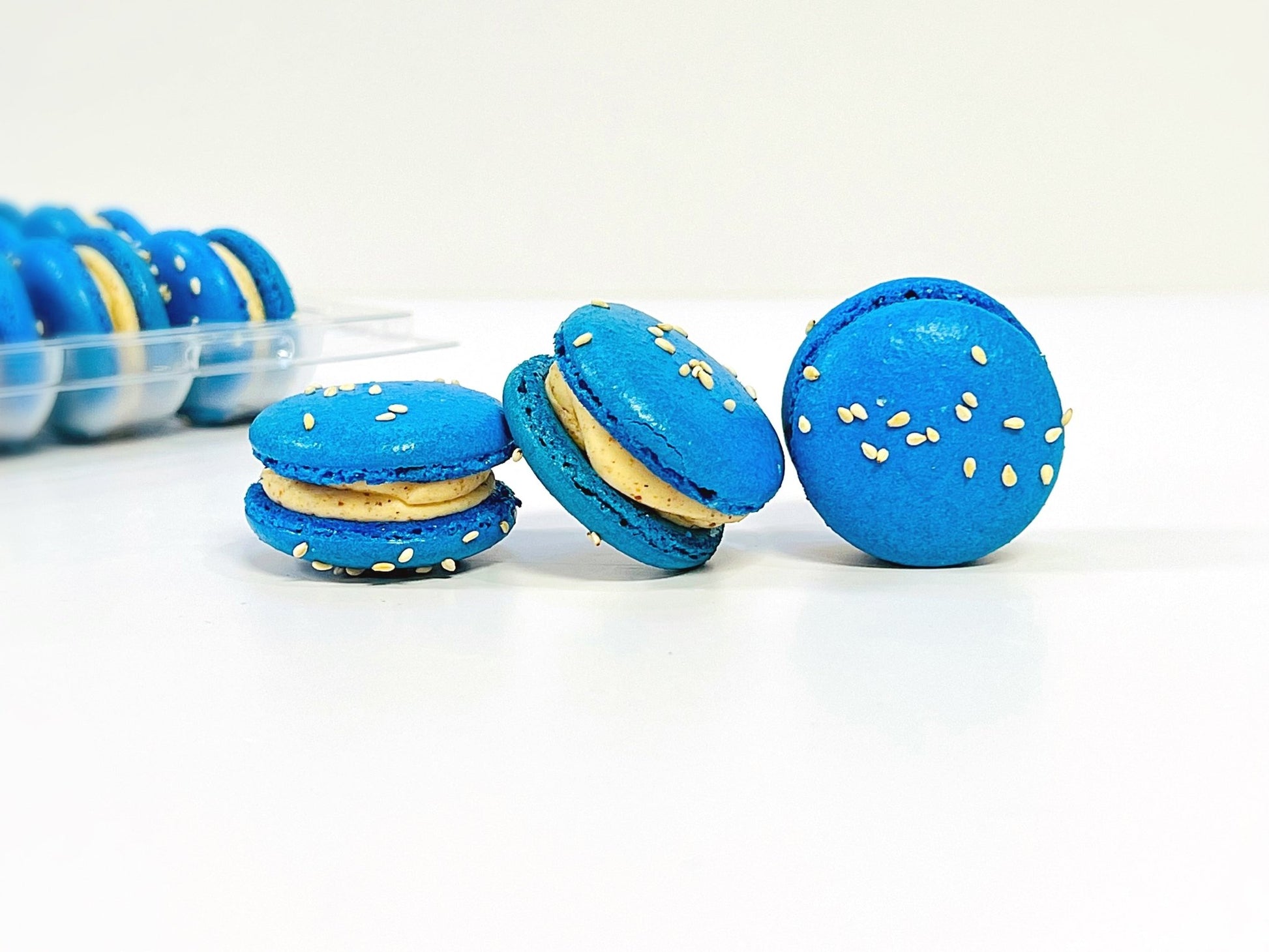 50 Pack Sesame and Roasted Almond French Macaron Value Pack - Macaron Centrale