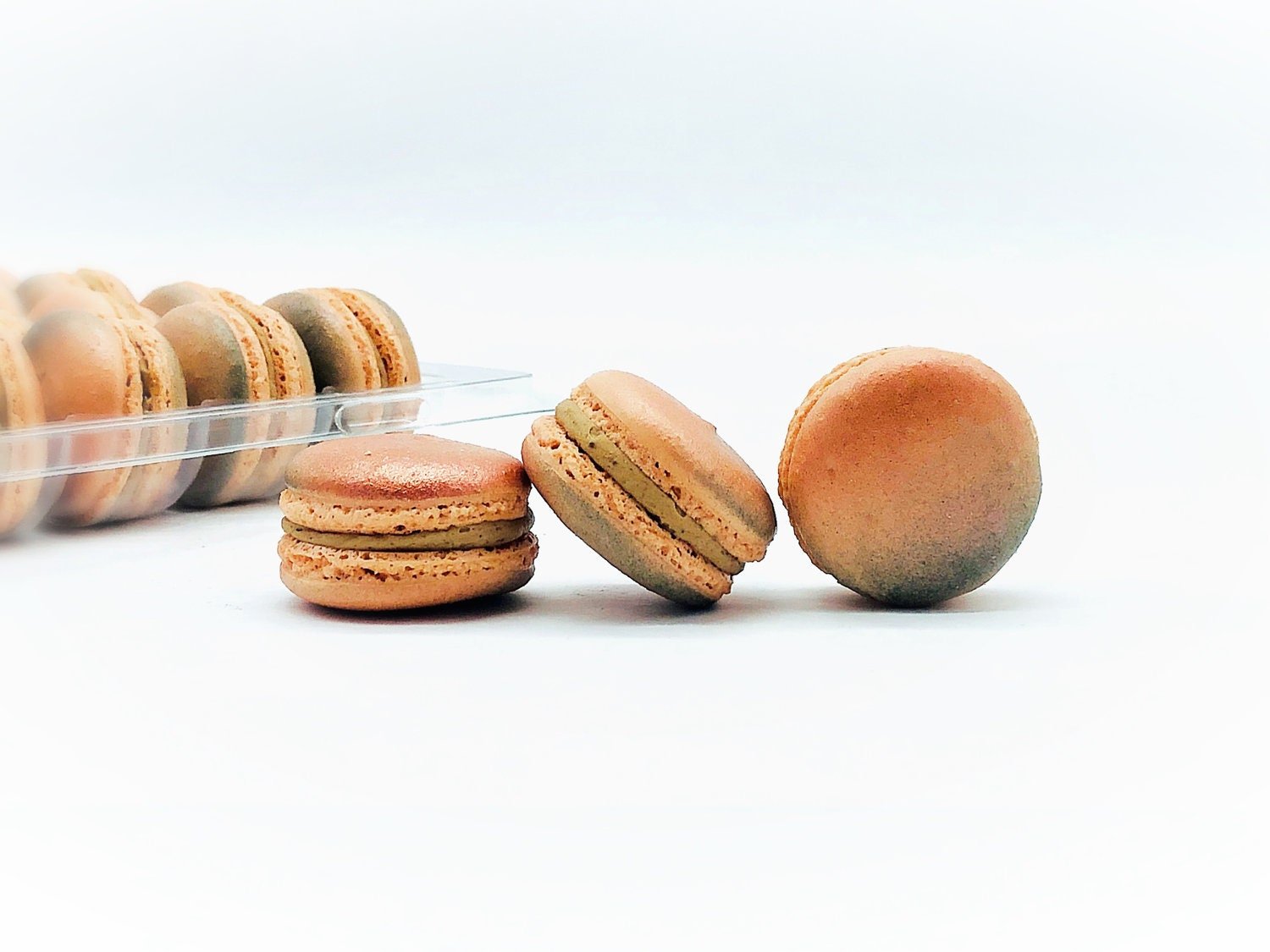 50 Pack The Mars ( Whipped Chocolate Ganache Caramel Macaron) | French Macaron Value Pack - Macaron Centrale