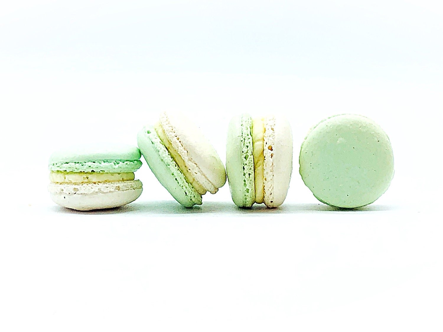 6 Pack Apple White Chocolate Ganache Macarons - Macaron Centrale