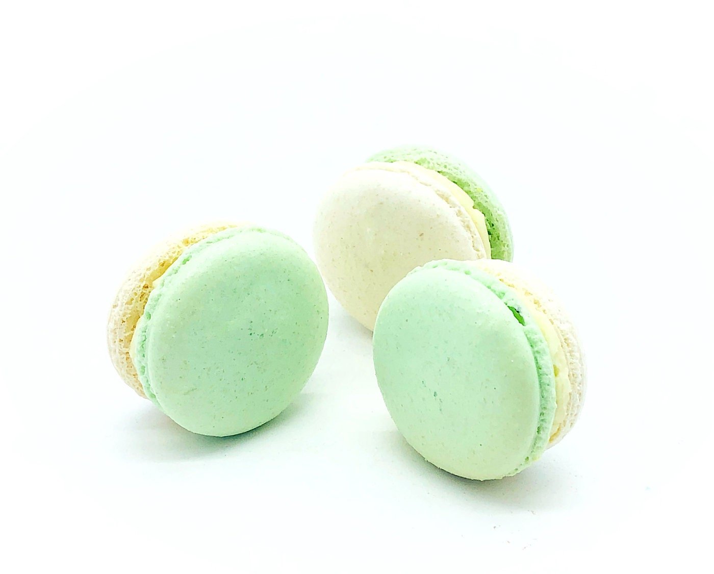 6 Pack Apple White Chocolate Ganache Macarons - Macaron Centrale
