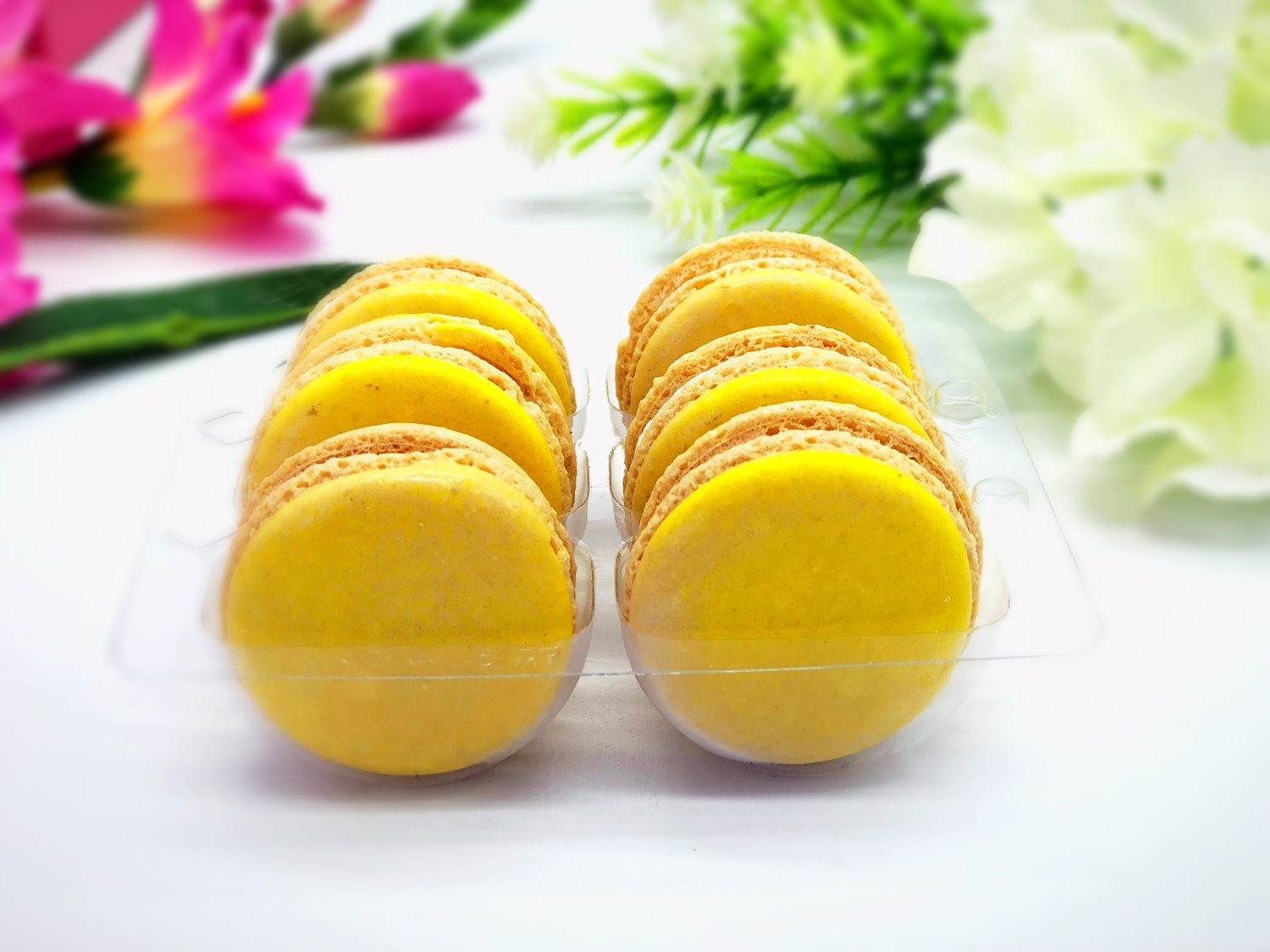 6 Pack banana macarons - Macaron Centrale