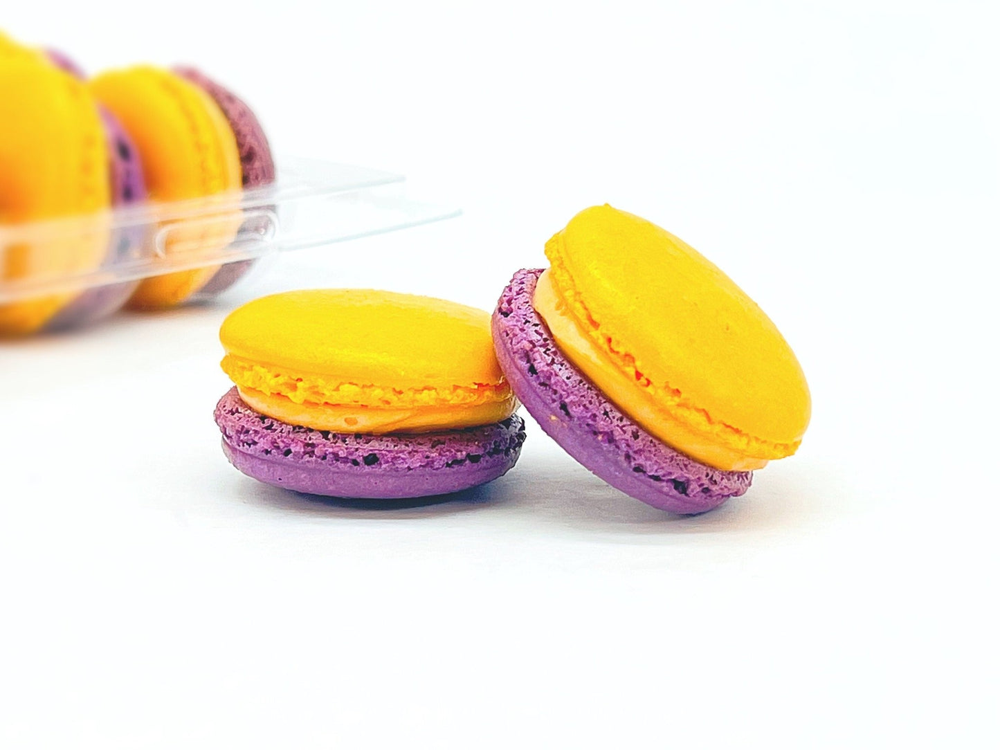 6 Pack Blackberry Thai Tea French Macarons - Macaron Centrale