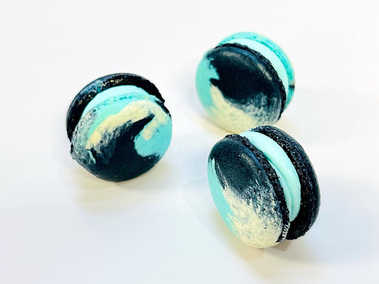 6 Pack Blue Curacao White Chocolate French Macaron - Macaron Centrale