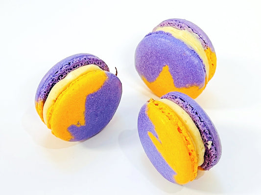 6 Pack Cashew and Dates French Macaron - Macaron Centrale