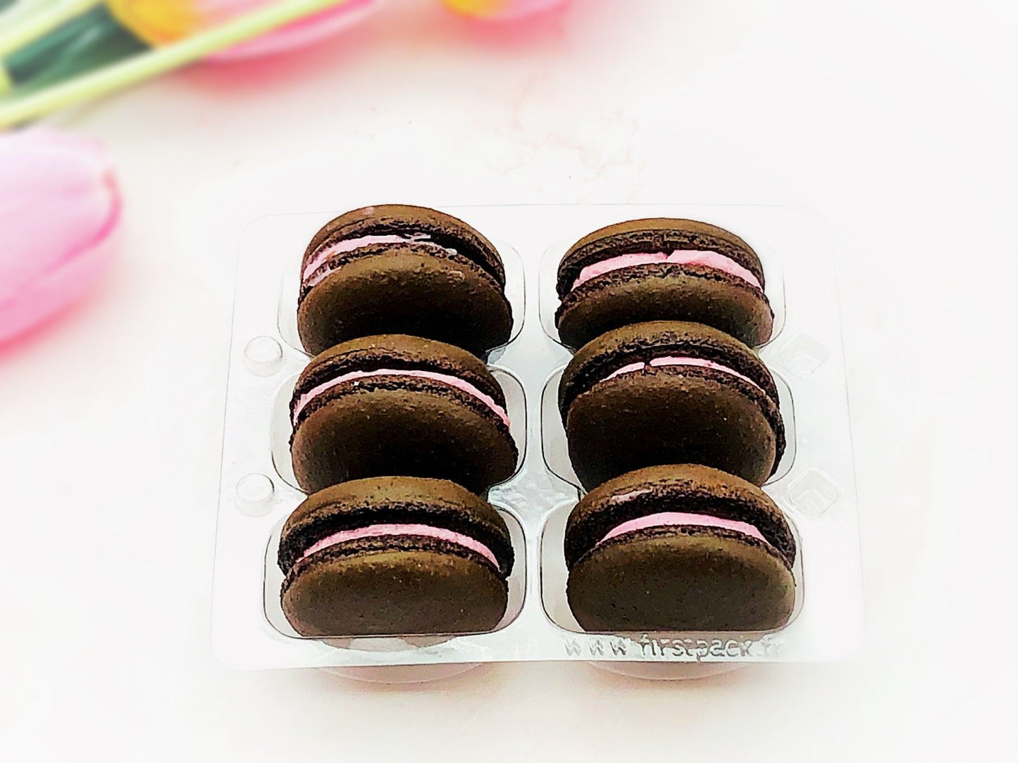 6 Pack Chocolate Raspberry Macarons - Macaron Centrale