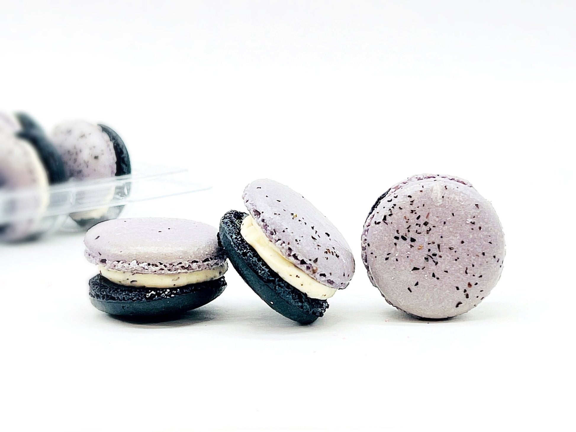 6 Pack Earl Grey Chocolate Macarons - Macaron Centrale
