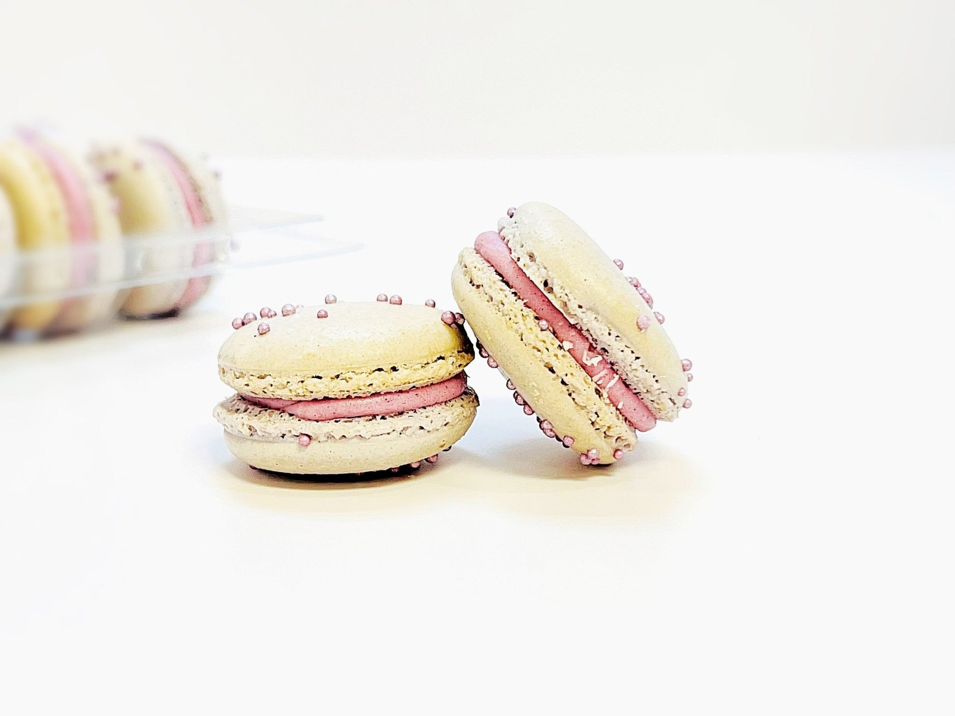 6 Pack Gourmet Taro French Macarons - Macaron Centrale