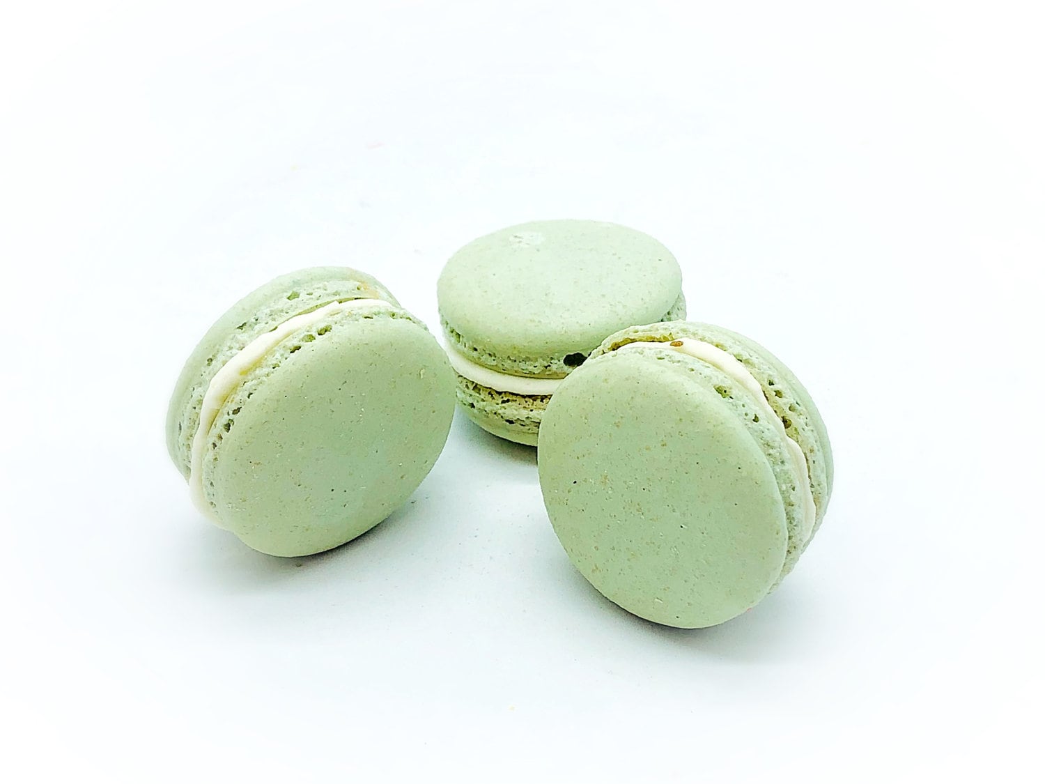 6 Pack light green macarons | apple white chocolate buttercream macaron. - Macaron Centrale
