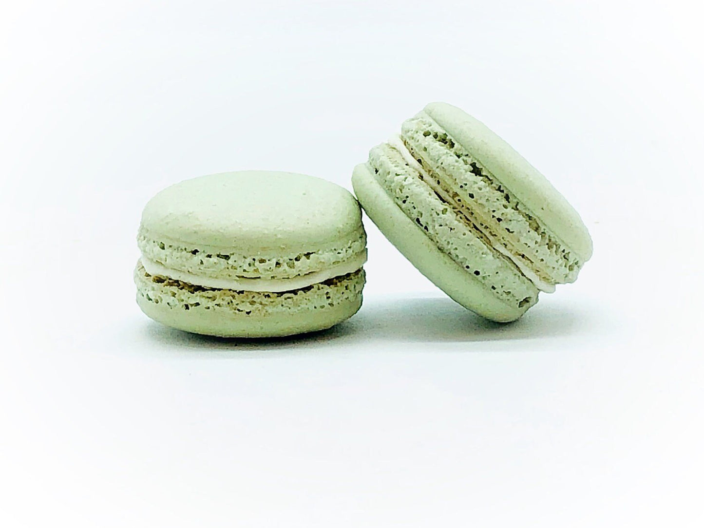 6 Pack light green macarons | apple white chocolate buttercream macaron. - Macaron Centrale
