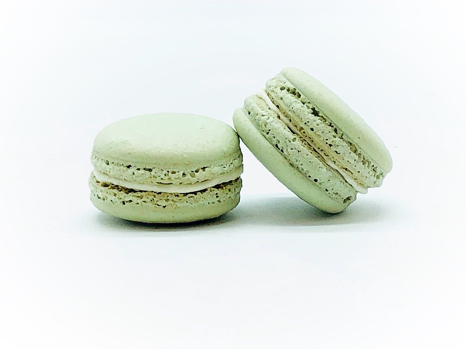 6 Pack light green macarons | apple white chocolate buttercream macaron. - Macaron Centrale