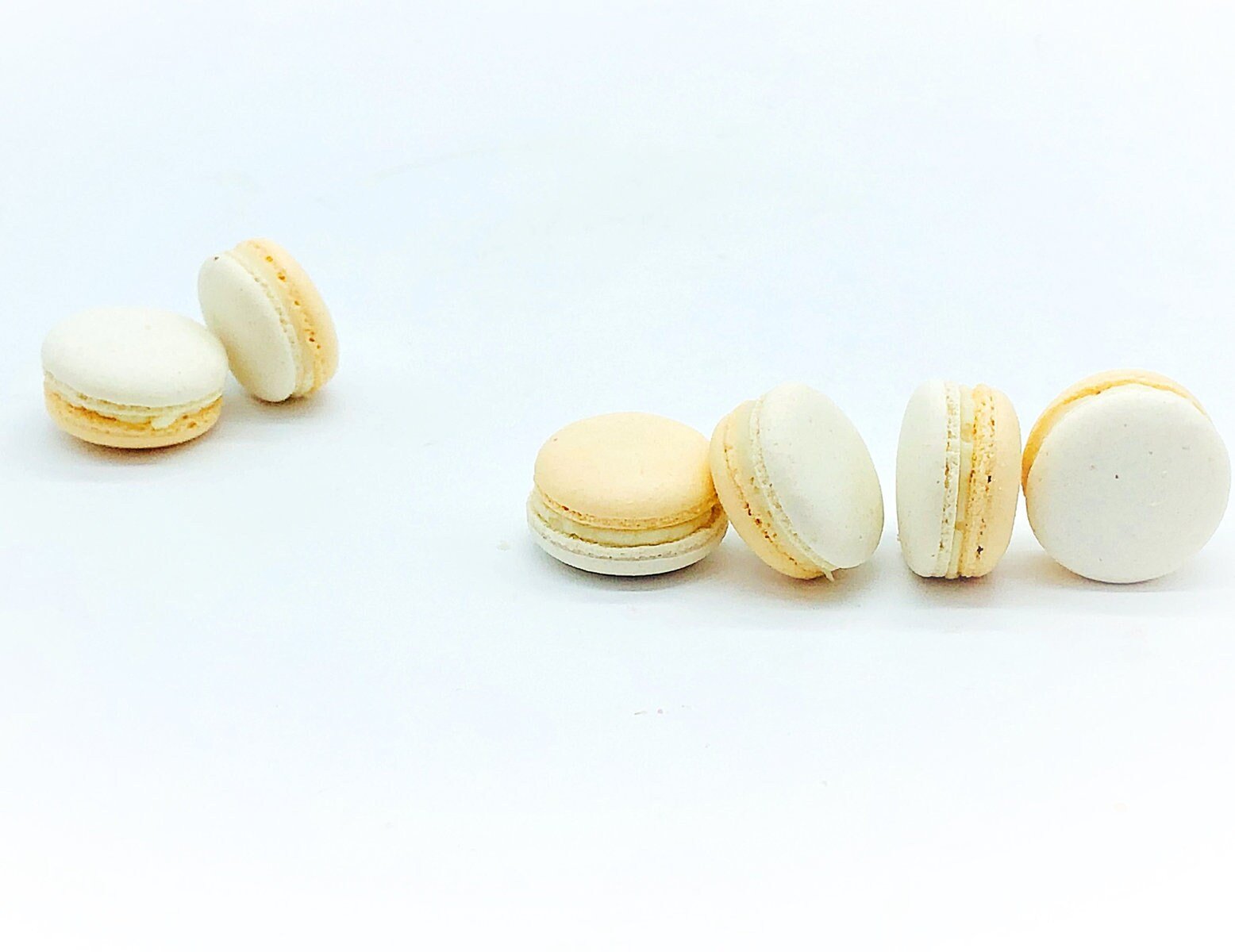 6 Pack Orange White Chocolate Ganache Macarons - Macaron Centrale