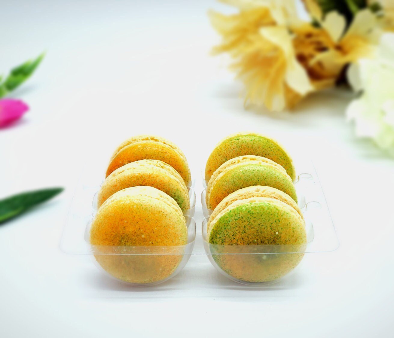 6 Pack pineapple apricot macarons - Macaron Centrale