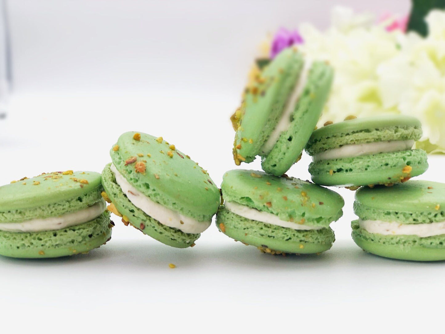 6 Pack pistachio French macarons - Macaron Centrale
