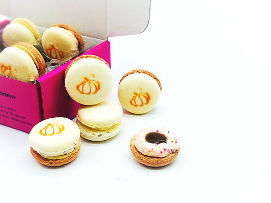 6 Pack Pumpkin Sundae French Macarons - Macaron Centrale