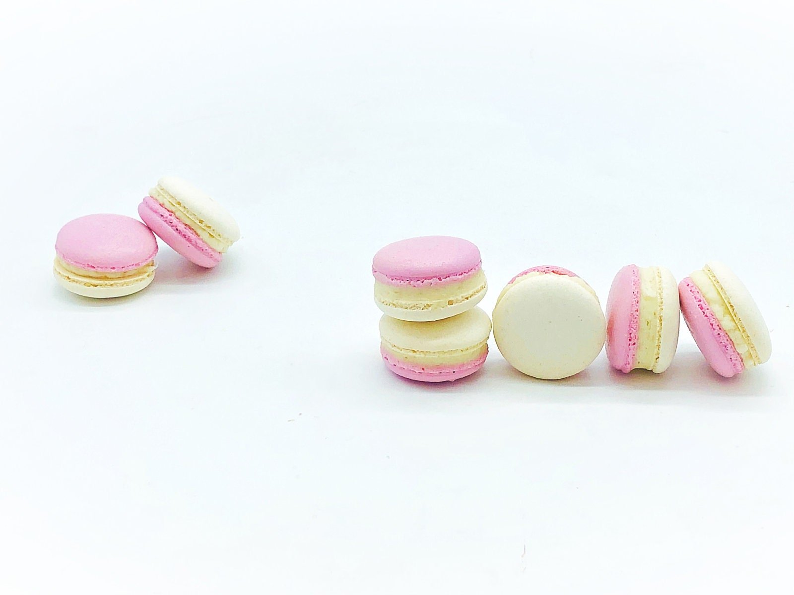 6 Pack Raspberry White Chocolate Ganache Macarons - Macaron Centrale