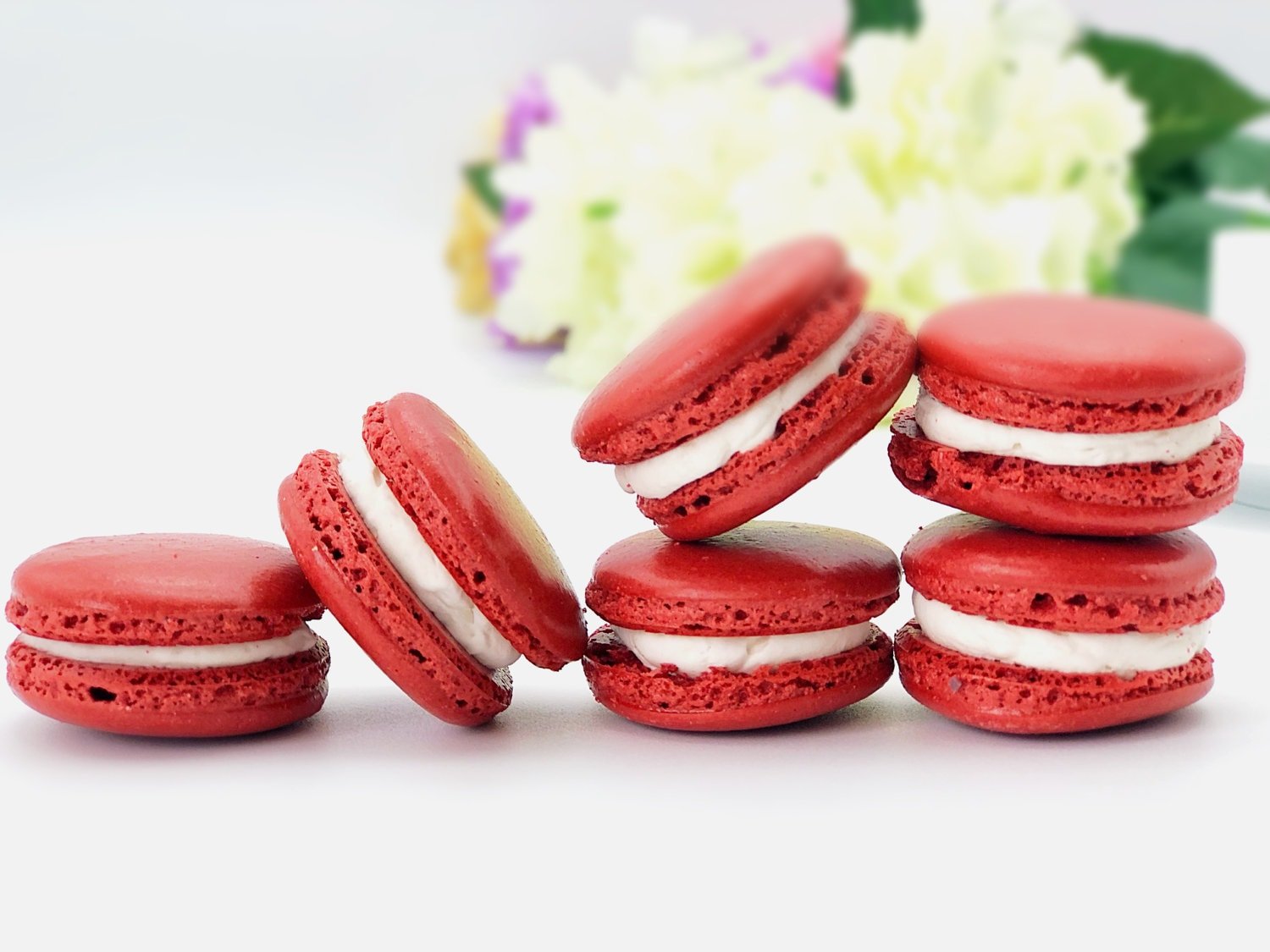 6 Pack red velvet macarons | ideal for celebratory events. - Macaron Centrale