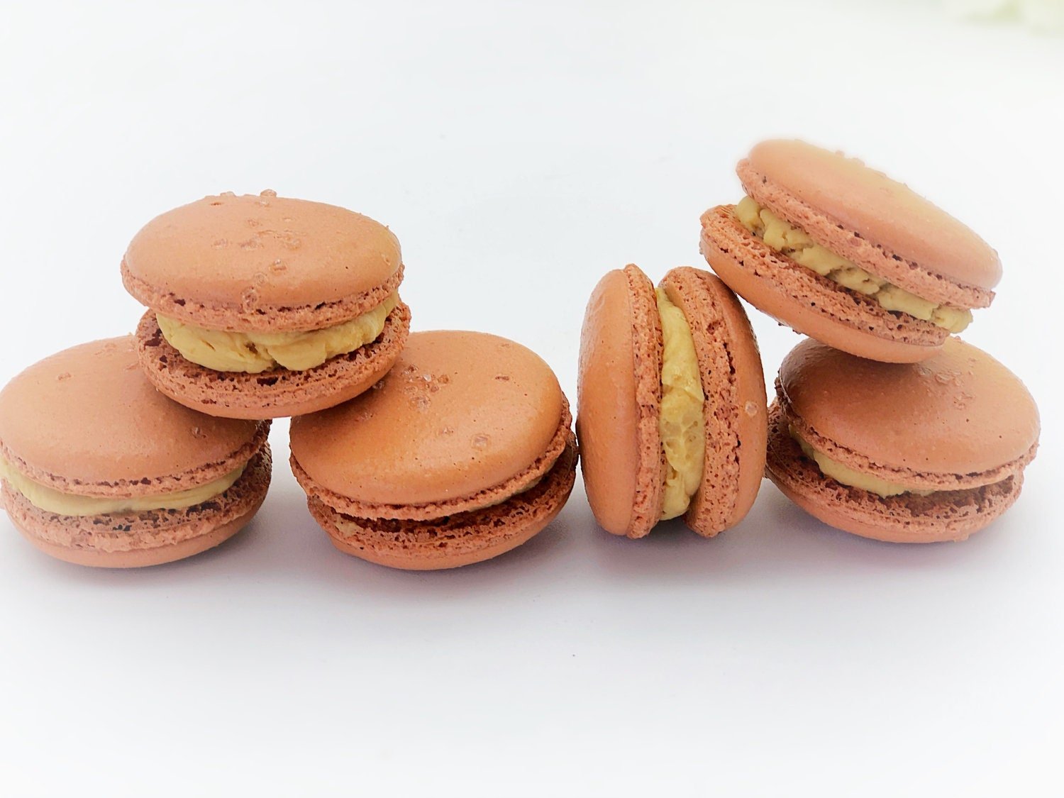 6 Pack salted caramel macarons - Macaron Centrale