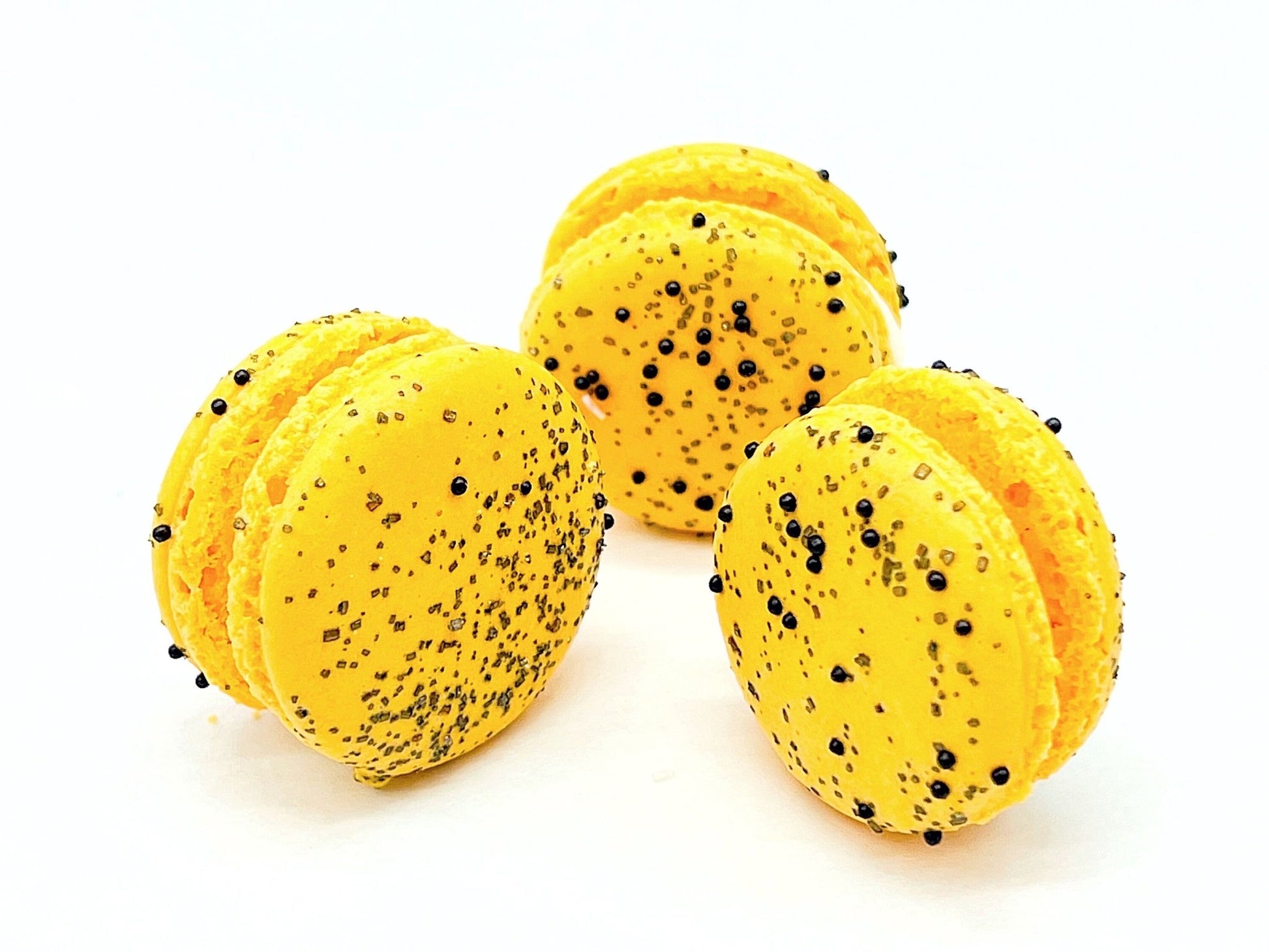 6 Pack Salted Pecan Macarons - Macaron Centrale