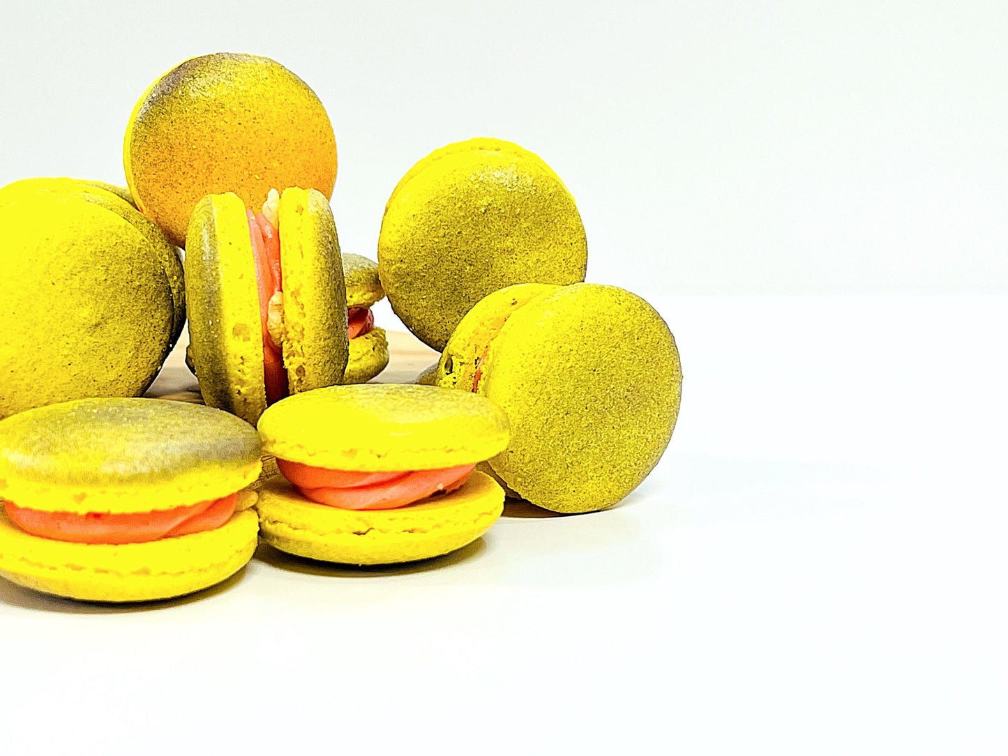6 Pack Strawberry Kheer French Macaron - Macaron Centrale