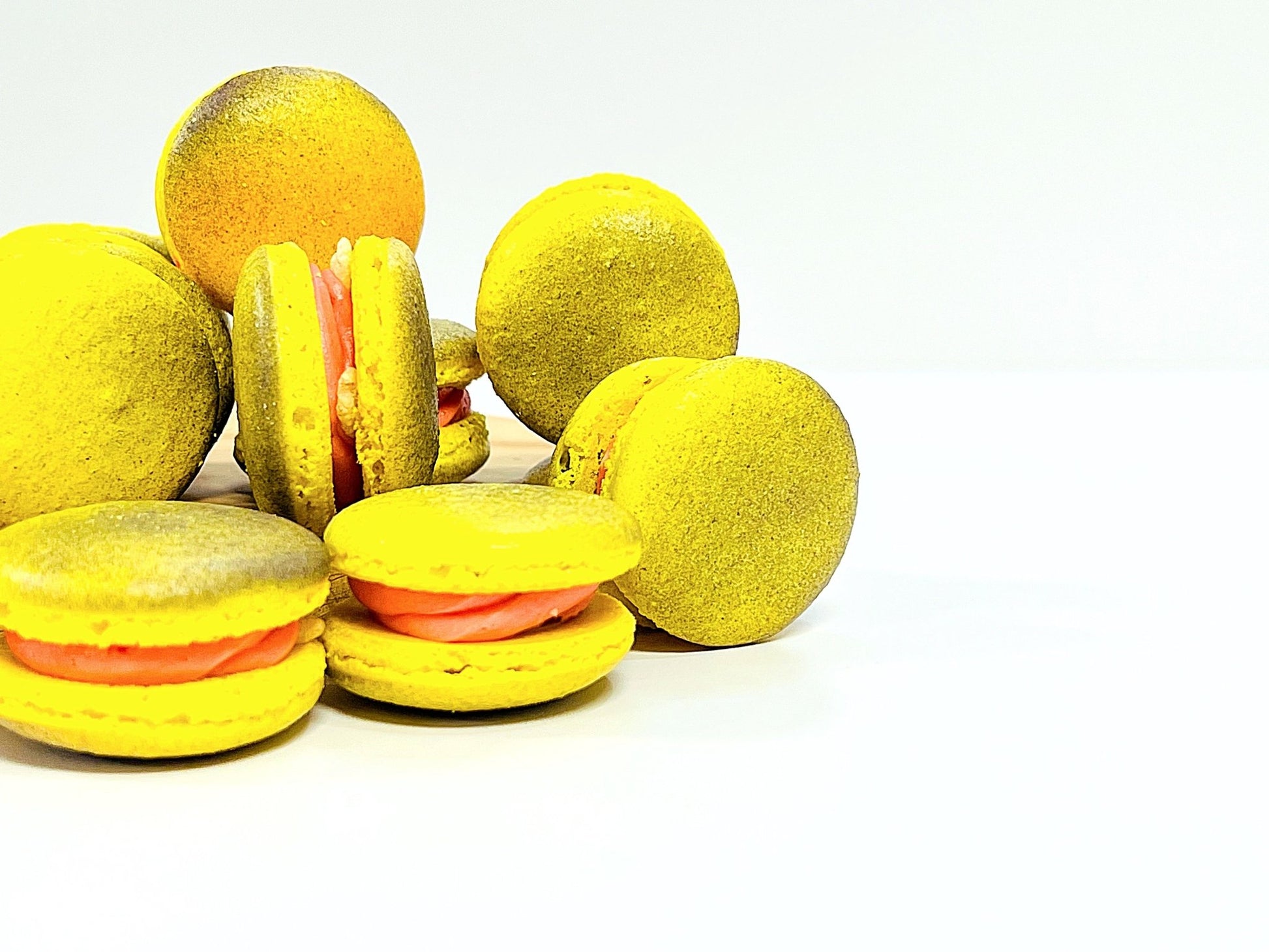 6 Pack Strawberry Kheer French Macaron - Macaron Centrale