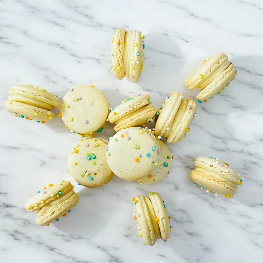 6 Pack Vanille Mellow Dream French Macarons - Macaron Centrale