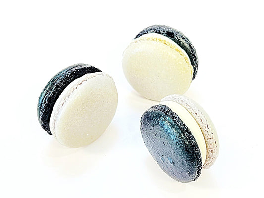 6 Pack white chocolate and blackberry French macarons | ideal for celebratory events. - Macaron Centrale
