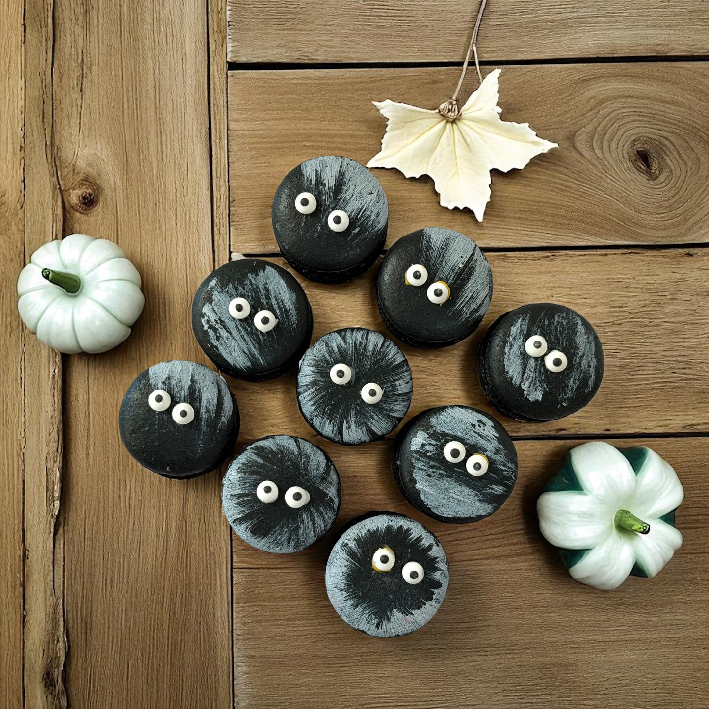 👀 Pee-Ka-Boo French Macarons
