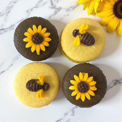 Buzzing Bloom Macaron Set