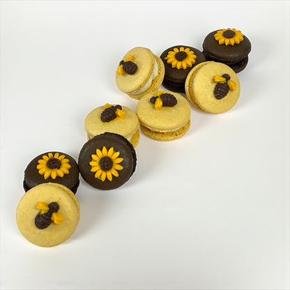 Buzzing Bloom Macaron Set