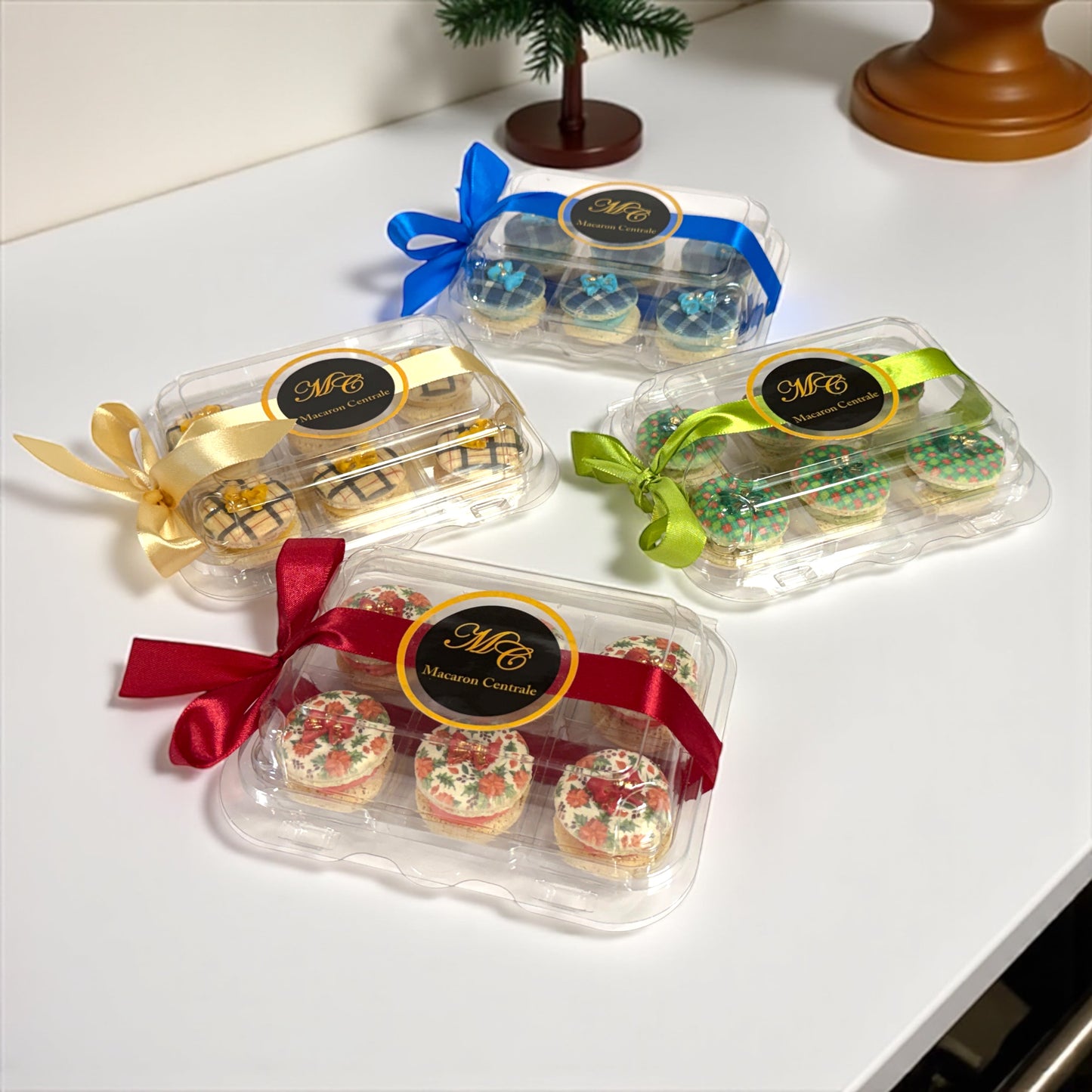 Crimson Bow Holiday Macarons | Season of Joy Collection