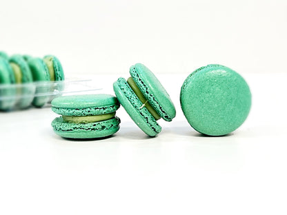Butterbeer Ganache Lavender French Macarons | Perfect for your next holiday feast. - Macaron Centrale