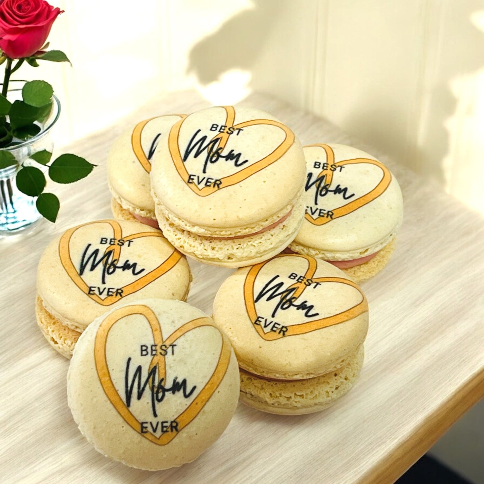 Customizable Best Mom Ever Macarons Set | Available in 6 & 12 Pack - Macaron CentraleMother's Day6 Pack