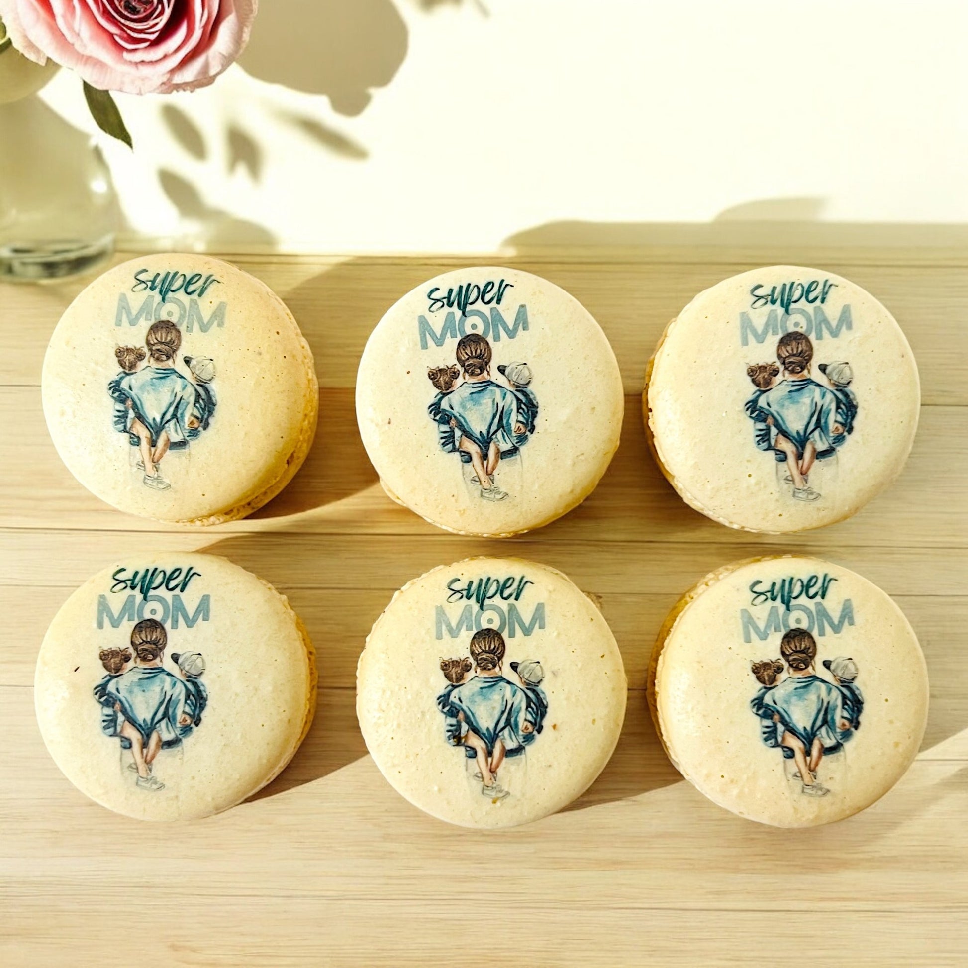 Customizable Super Mom Macarons Set | Available in 6 & 12 Pack - Macaron CentraleMother's Day6 Pack