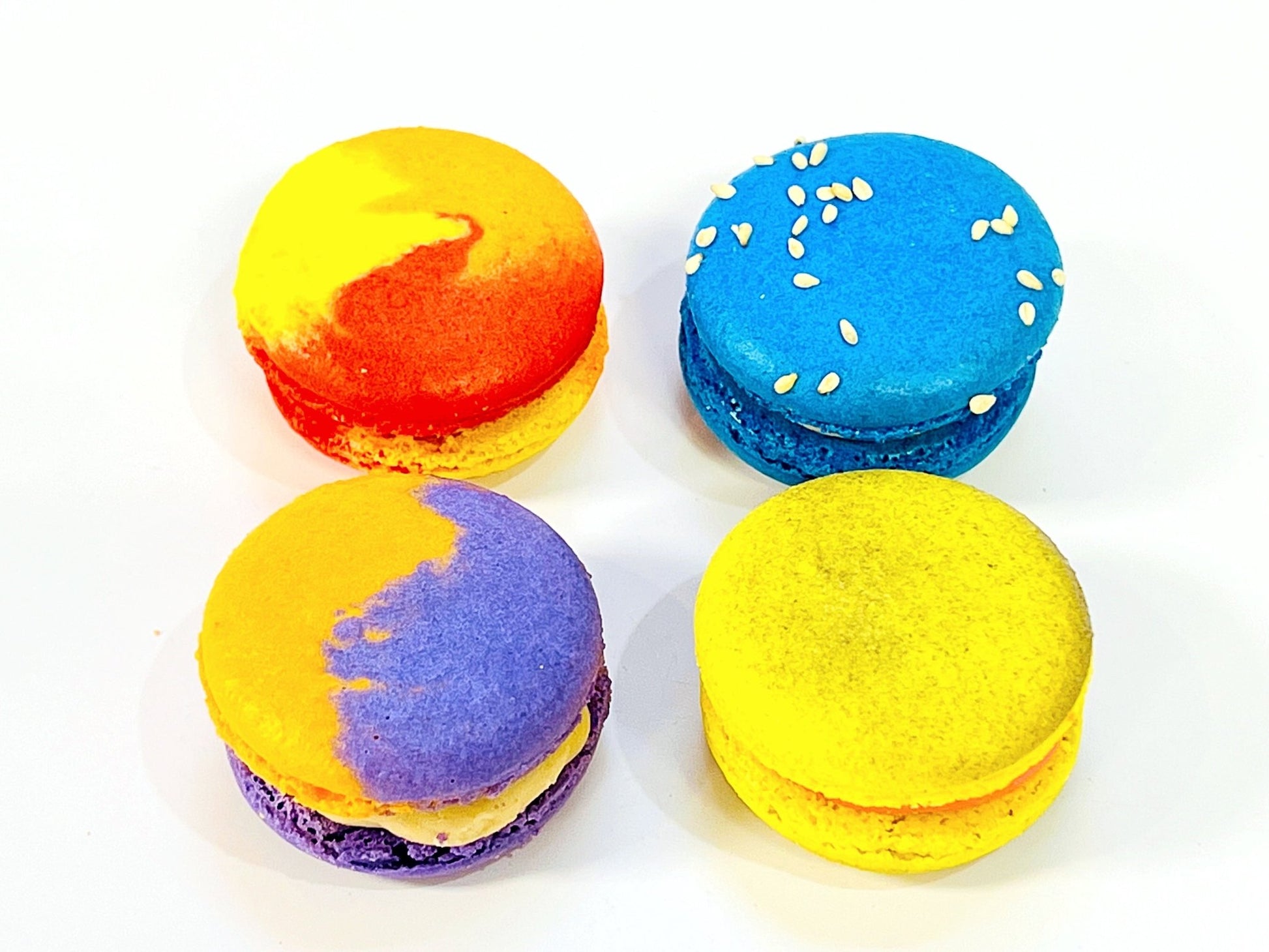 Diwali French Macaron Set | Available in 12 & 24 Pack | A Perfect Gift for Diwali Celebrations - Macaron Centrale12 Pack