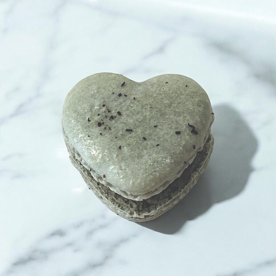 Earl Grey Heart French Macarons | Ideal for Valentine's Day gifts, birthdays, weddings, anniversaries and more - Macaron CentraleValentine'sDefault (Vanilla)12 Pack