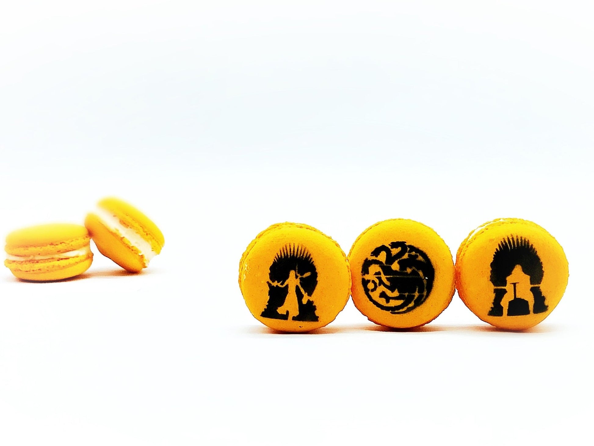 French Macaron Tribute To Game of Thrones | Available in 6 or 12 Pack - Macaron Centrale6 pack