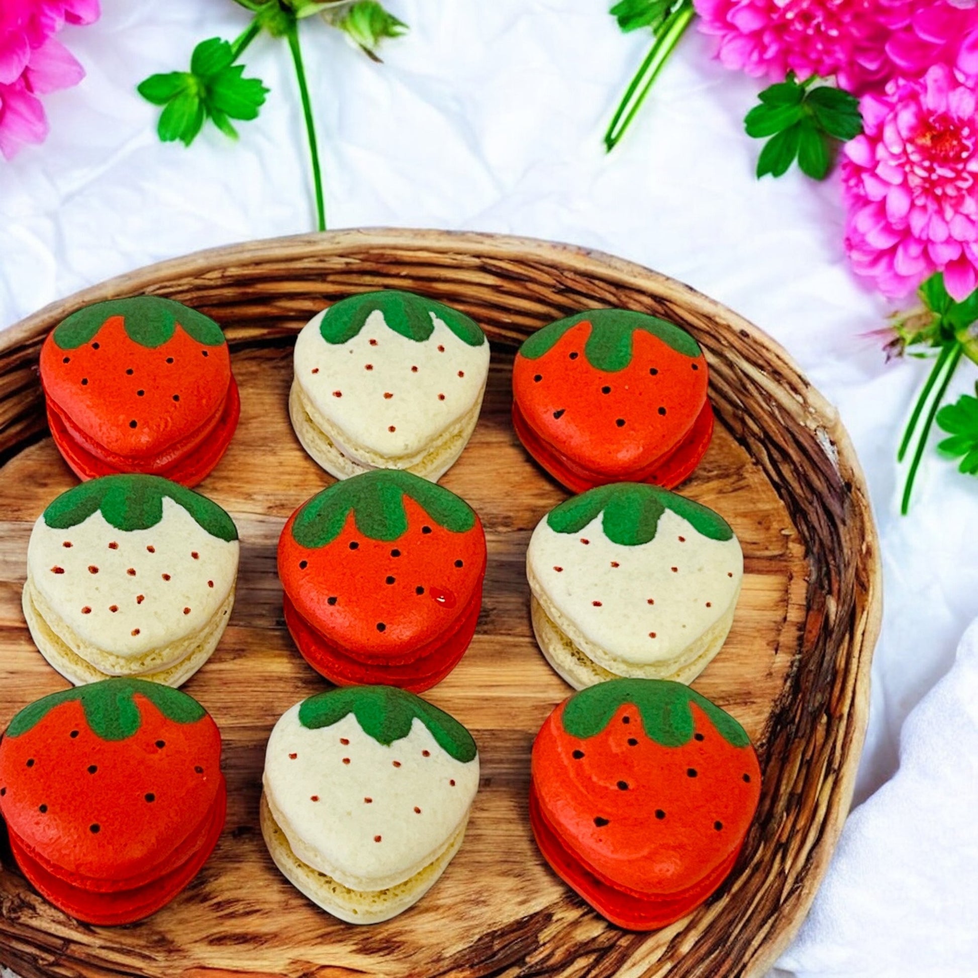 French Macarons in Strawberry Design, Gift - Ready Treats - Macaron CentraleClassic12 Pack
