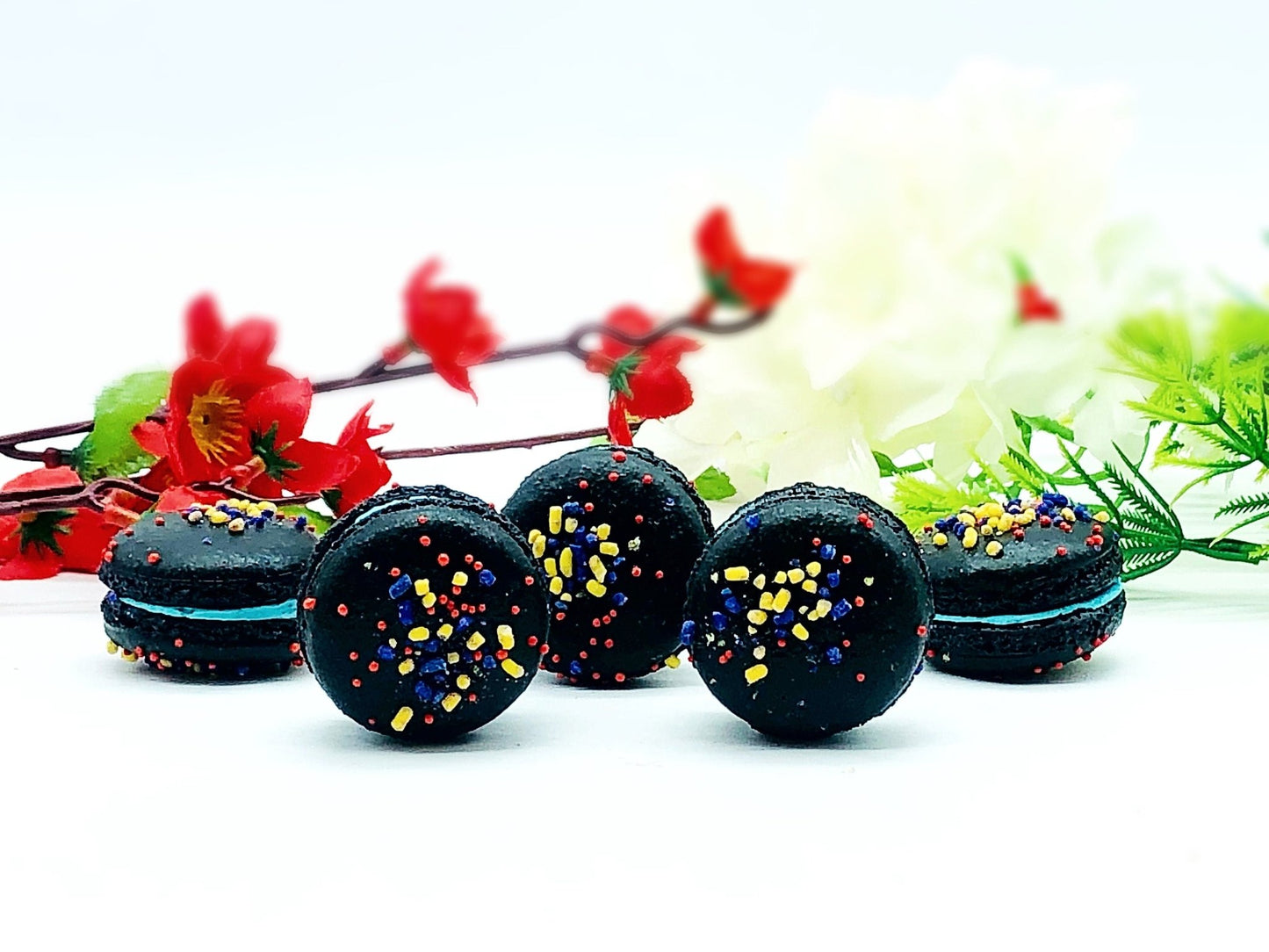 Humming Bird Macarons| Perfect for your next holiday feast. - Macaron Centrale6 pack
