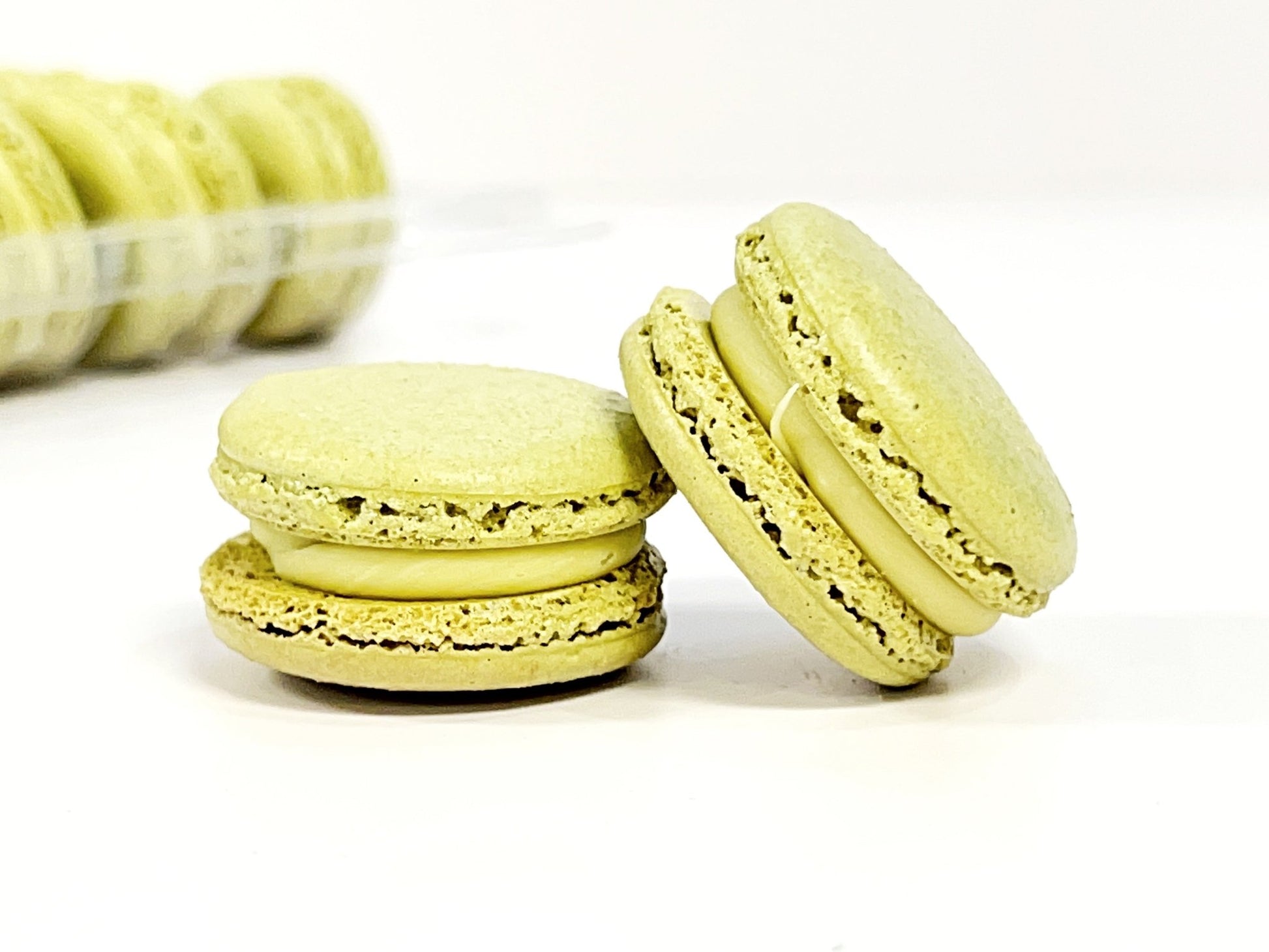 Lemon Ganache Lavender French Macarons | Perfect for your next holiday feast. - Macaron Centrale