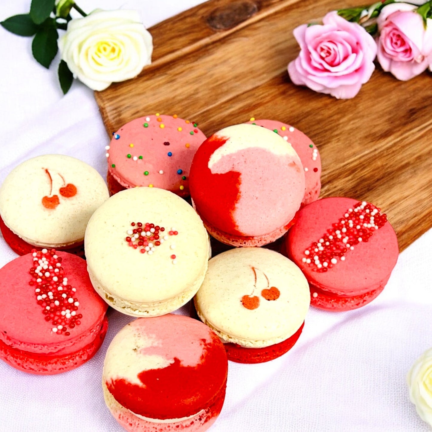 Love & Berries 50 - Pack Macaron Assortment – Vanilla, Black Cherry, Raspberry'n More - Macaron Centrale