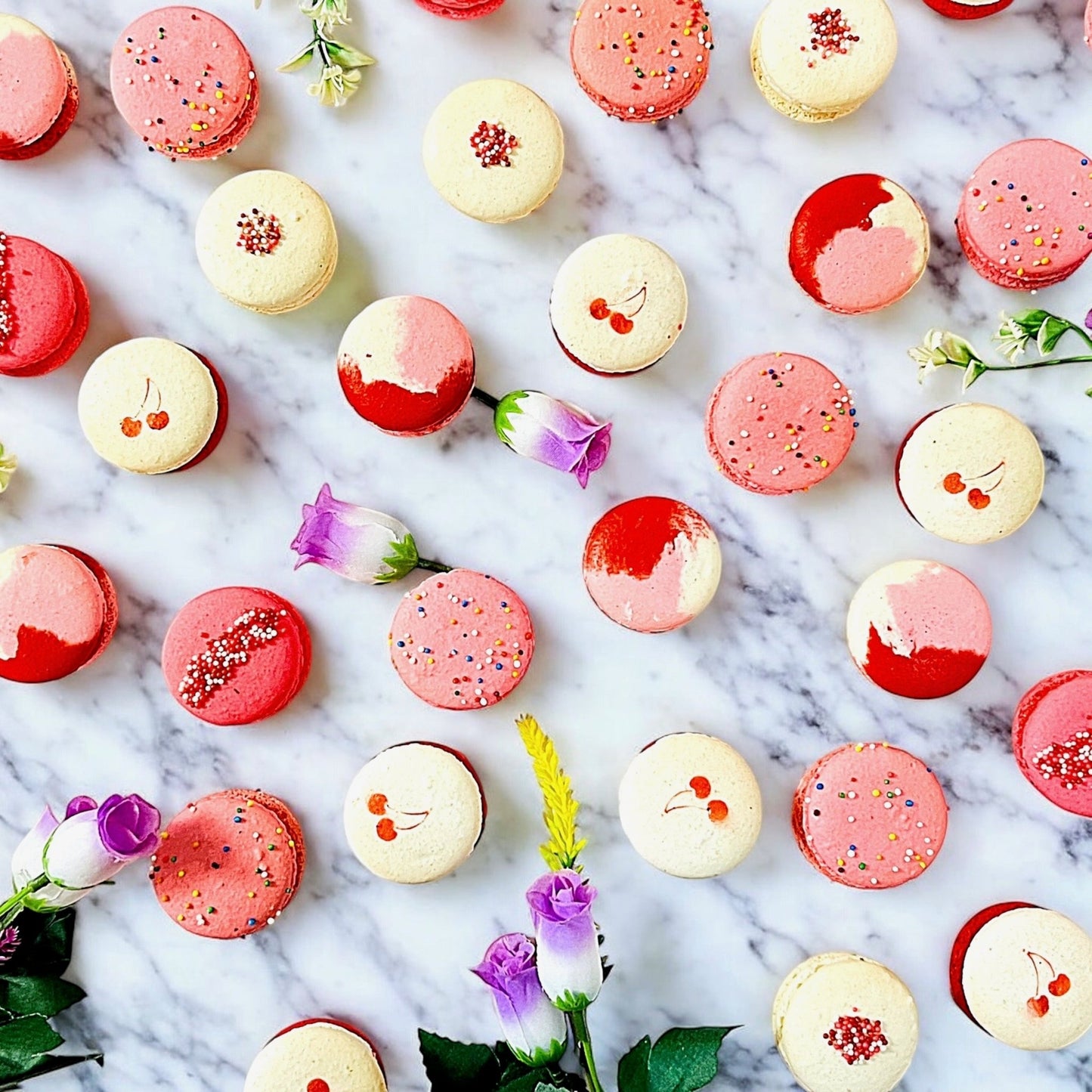 Love & Berries 50 - Pack Macaron Assortment – Vanilla, Black Cherry, Raspberry'n More - Macaron Centrale