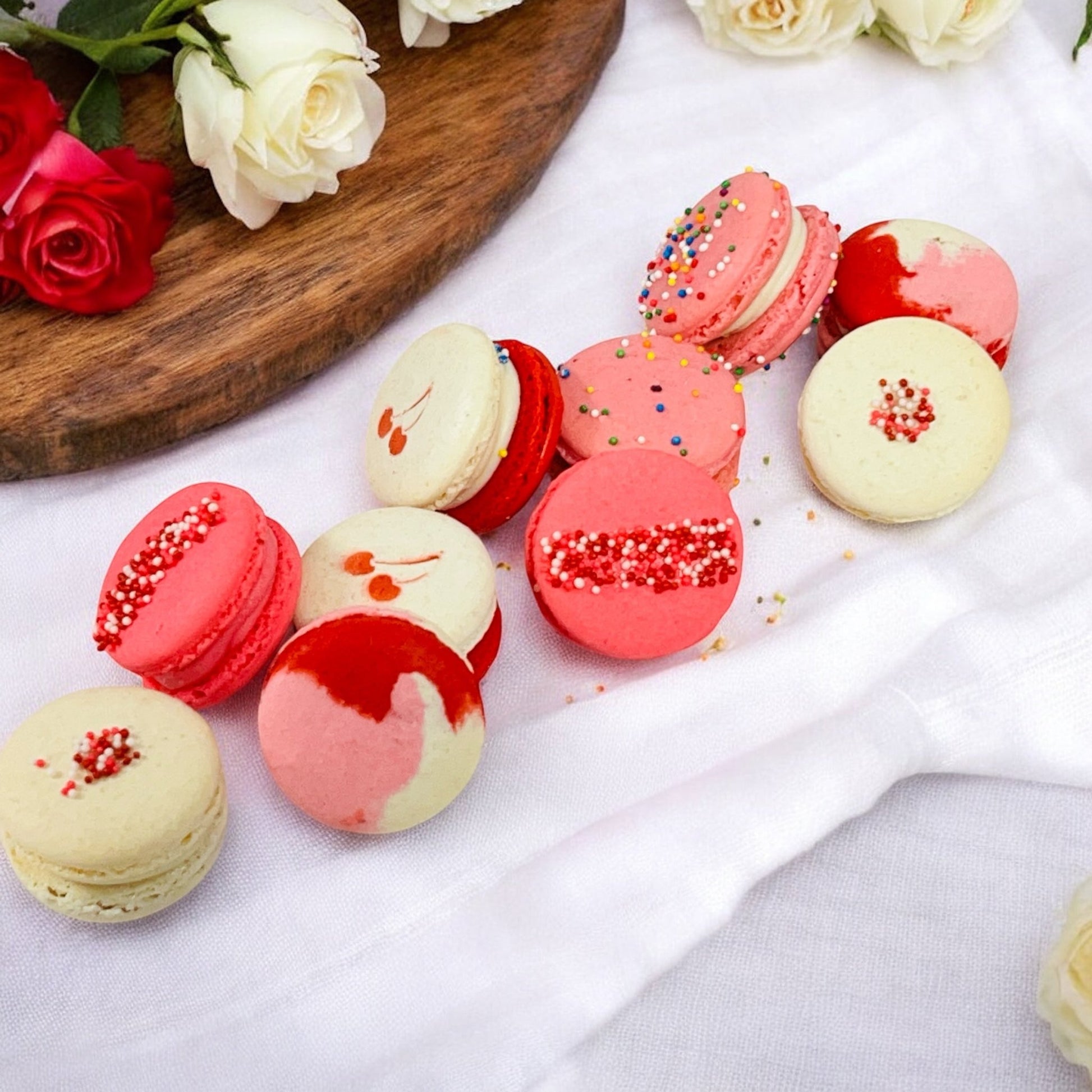 Love & Berries 50 - Pack Macaron Assortment – Vanilla, Black Cherry, Raspberry'n More - Macaron Centrale