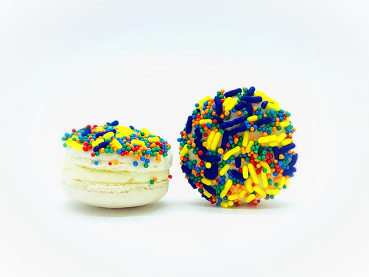 Love is Love V.3 | French Macaron Value Pack | Pride Macarons Available in 6 or 12 Pack - Macaron Centrale6 Pack