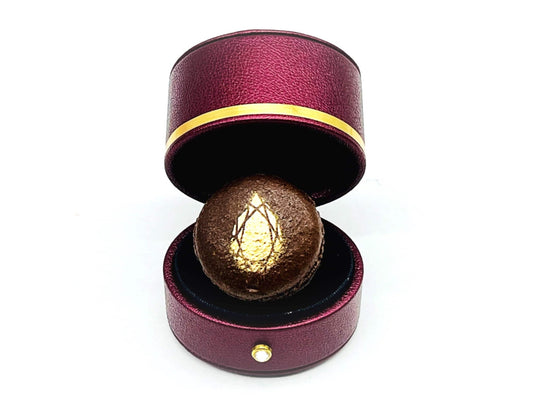 Luxe Mac | French Macarons with Pearl Cut Airbrush | Available in 6, 12 and 24 Pack - Macaron CentraleBlackberry6 Pack