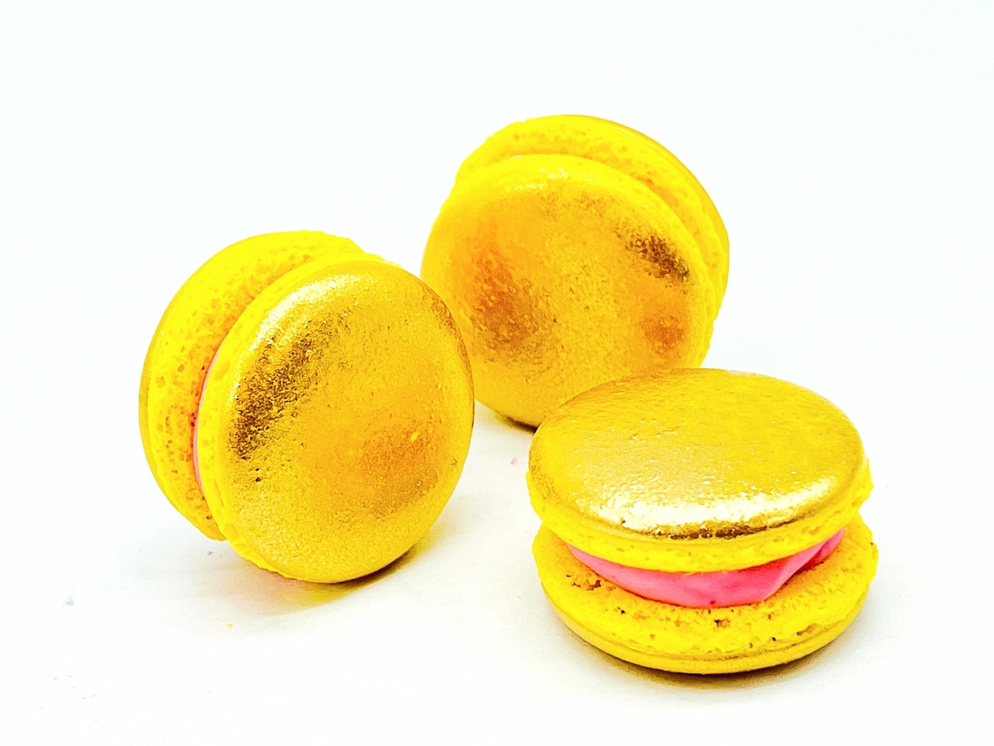 Luxe Mac | Gold Raspberry French Macaron | Available in 6, 12 and 24 Pack - Macaron Centrale6 Pack