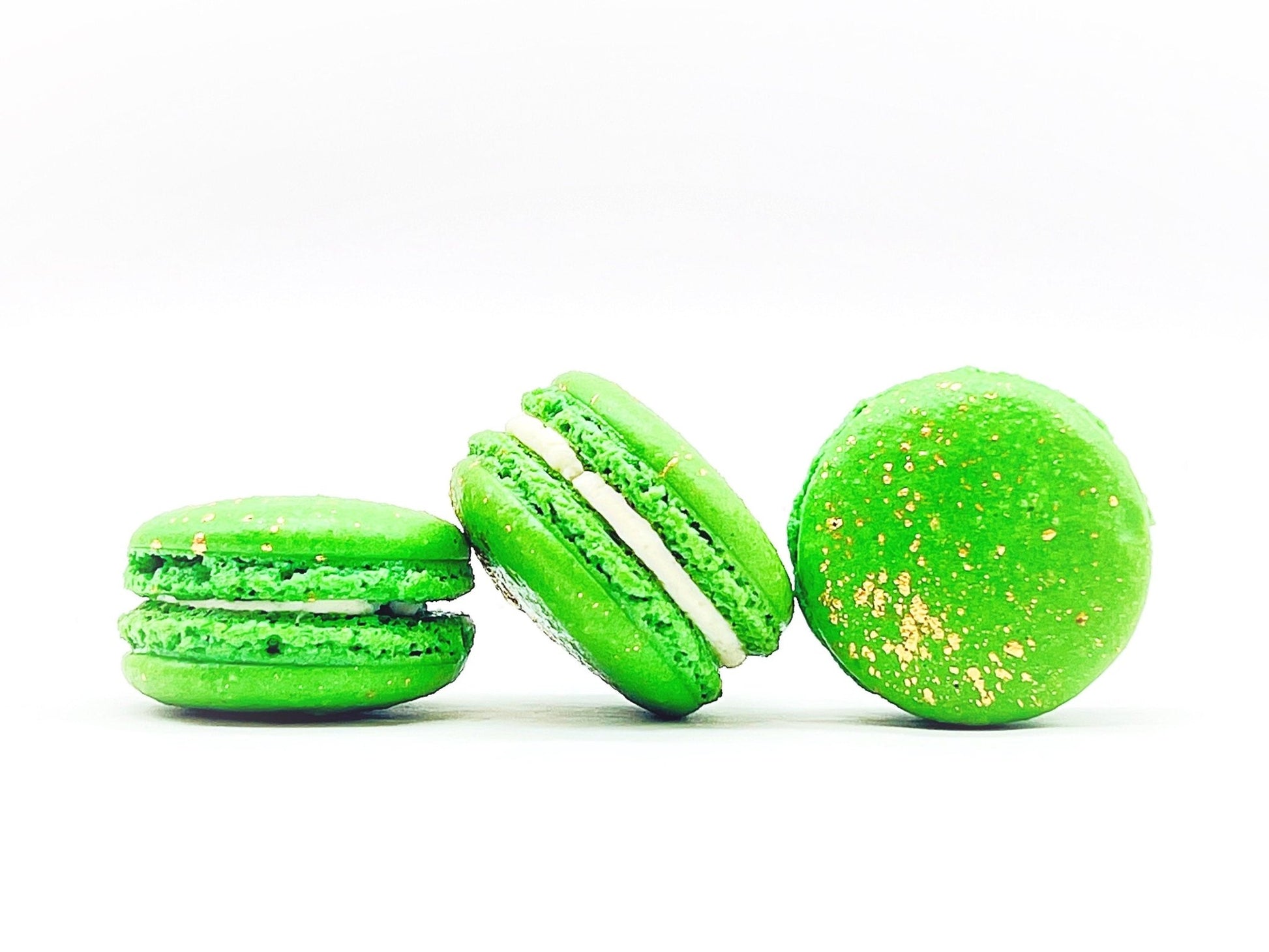 Luxe Mac | Leaf Green Macaron with Gold Splatter | Available in 6, 12 and 24 Pack - Macaron Centrale6 Pack