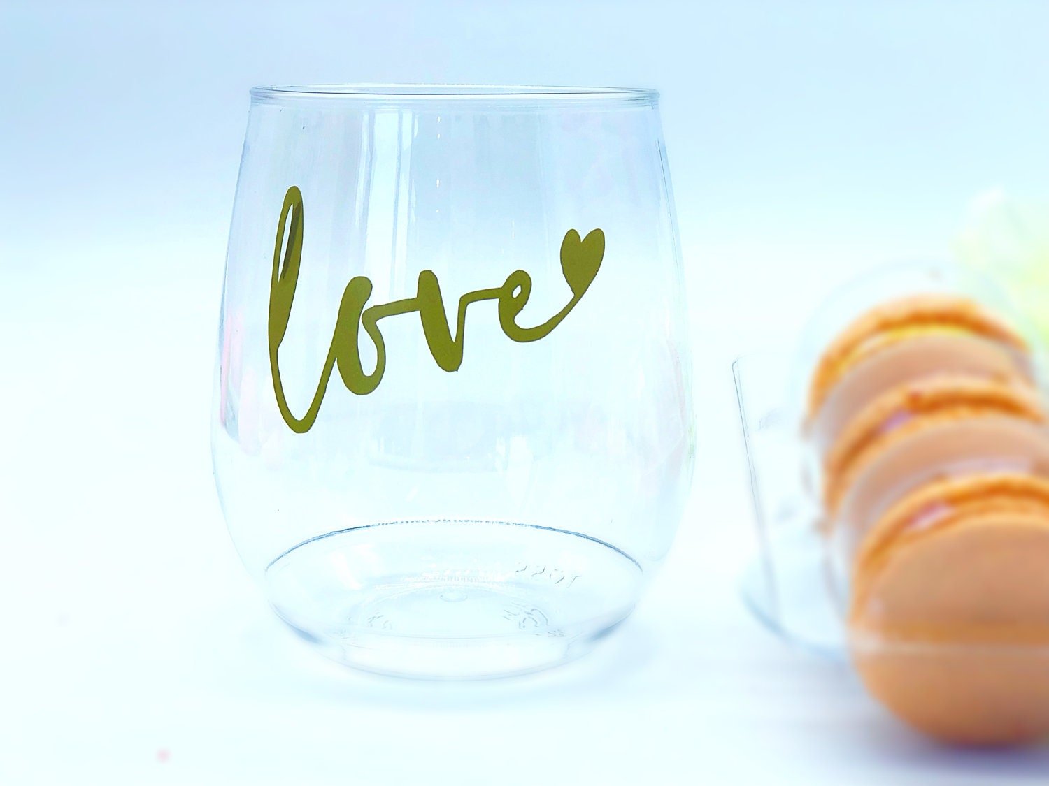 Macarons gift set with customizable stemless wine glass | perfect for your next virtual party - Macaron Centralegold