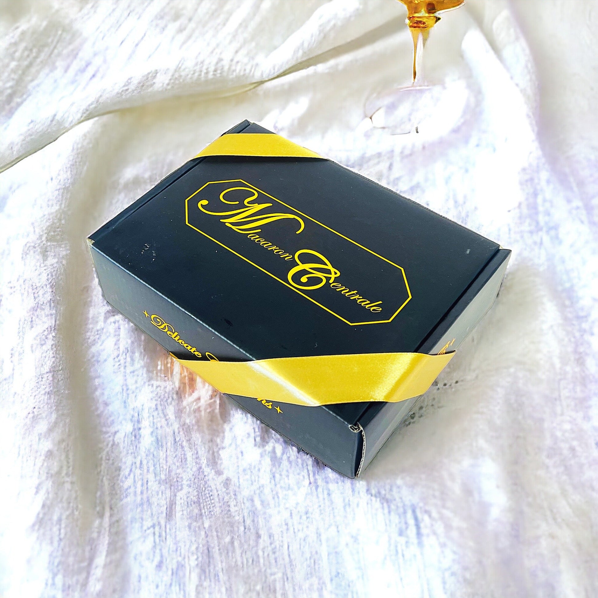 Mother's Day Gift Box French Macarons | 6, 12 & 24 Pack | a perfect gift for moms - Macaron Centrale6 Pack
