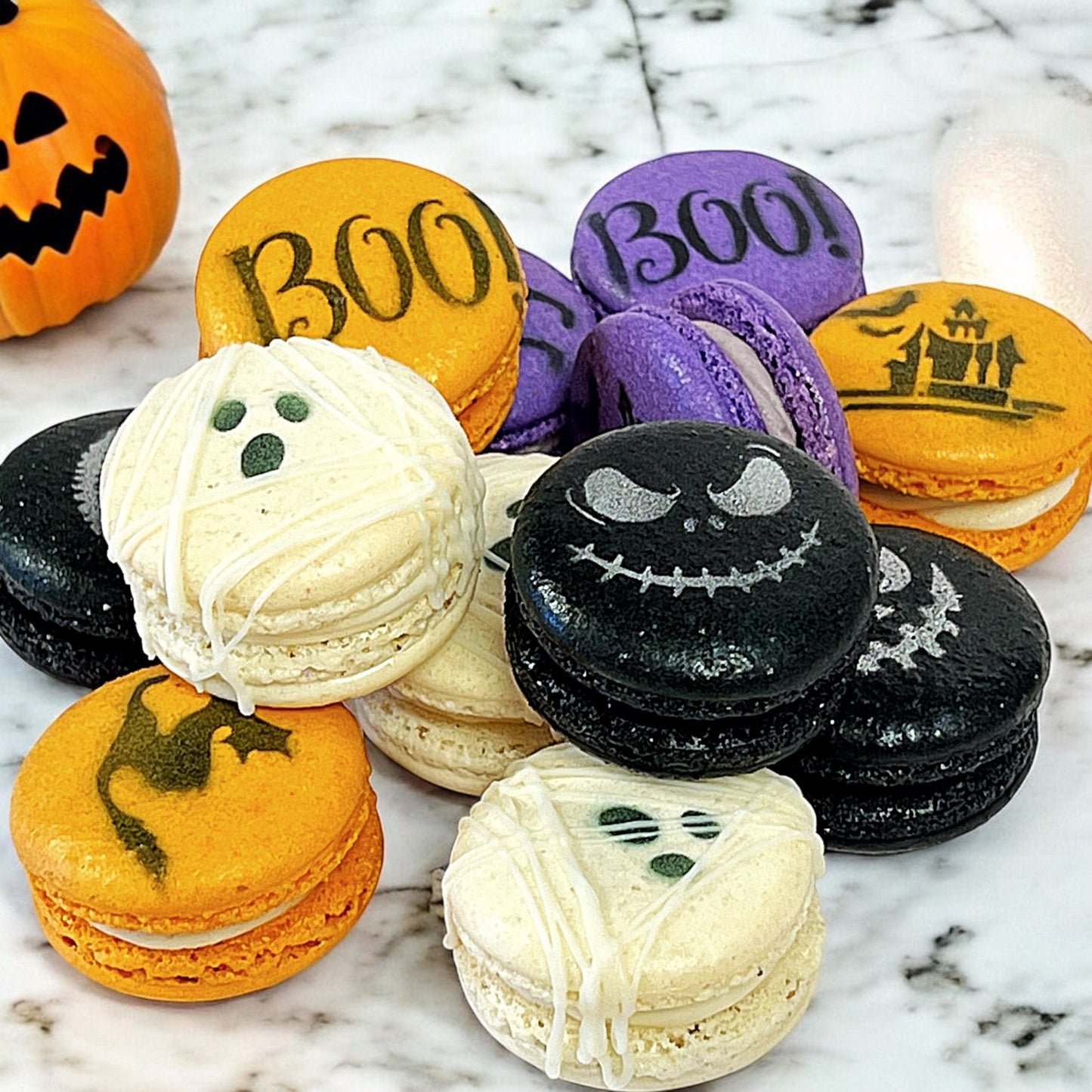 No Tricks, Just Macaron Treats! Halloween Set French Macarons - Macaron Centrale6 Pack
